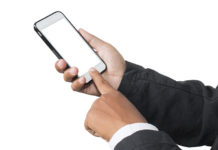 Uszkodzone gniazdo Lightning w iPhone. Co robić?