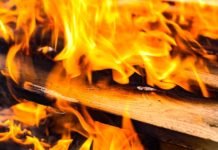 Kominek w salonie - czy to dobry pomysł?