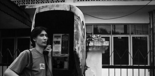 Dlaczego iPhone robi ciemne zdjęcia?